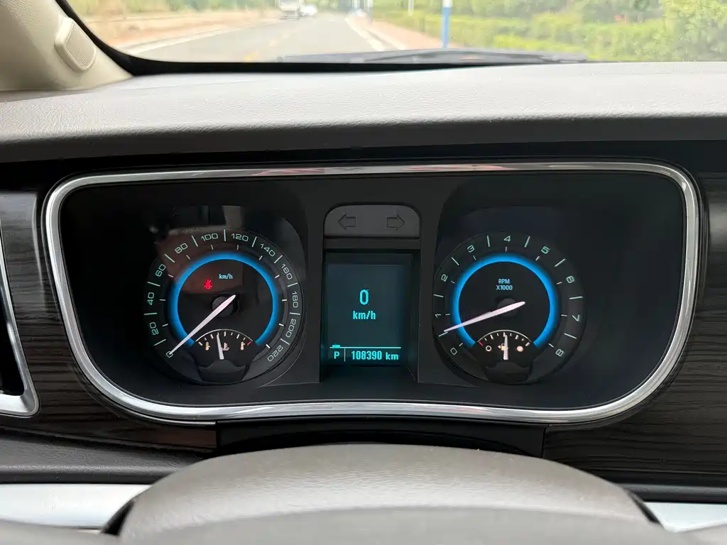 Buick GL8 — миниатюра 18