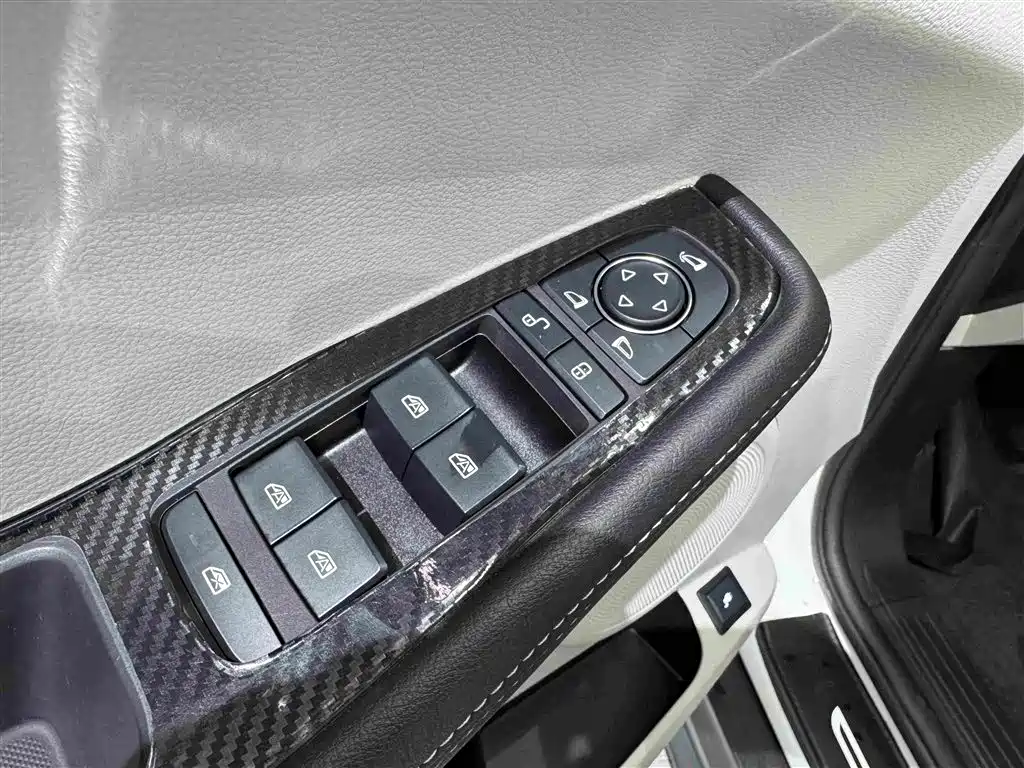 BYD Yuan Pro — миниатюра 18
