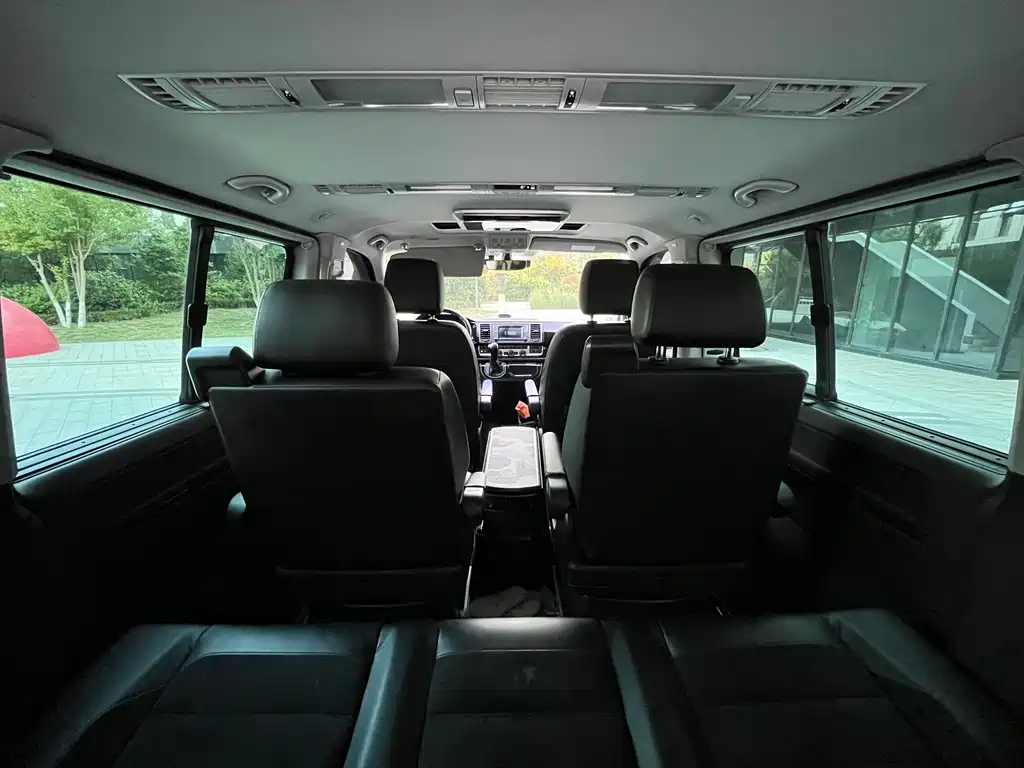 Volkswagen Multivan — миниатюра 12
