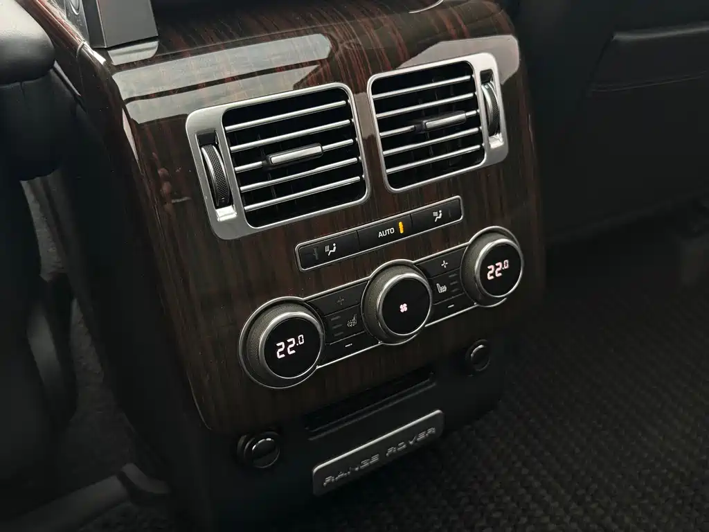 Land Rover Range Rover — миниатюра 26