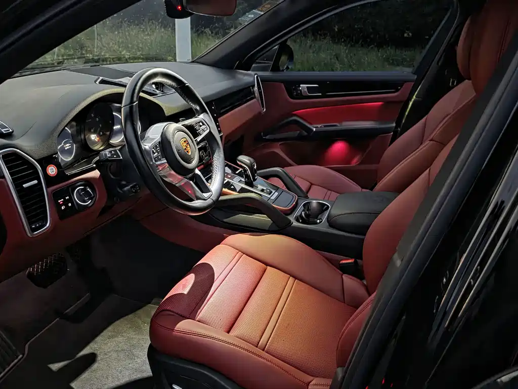 Porsche Cayenne — миниатюра 8