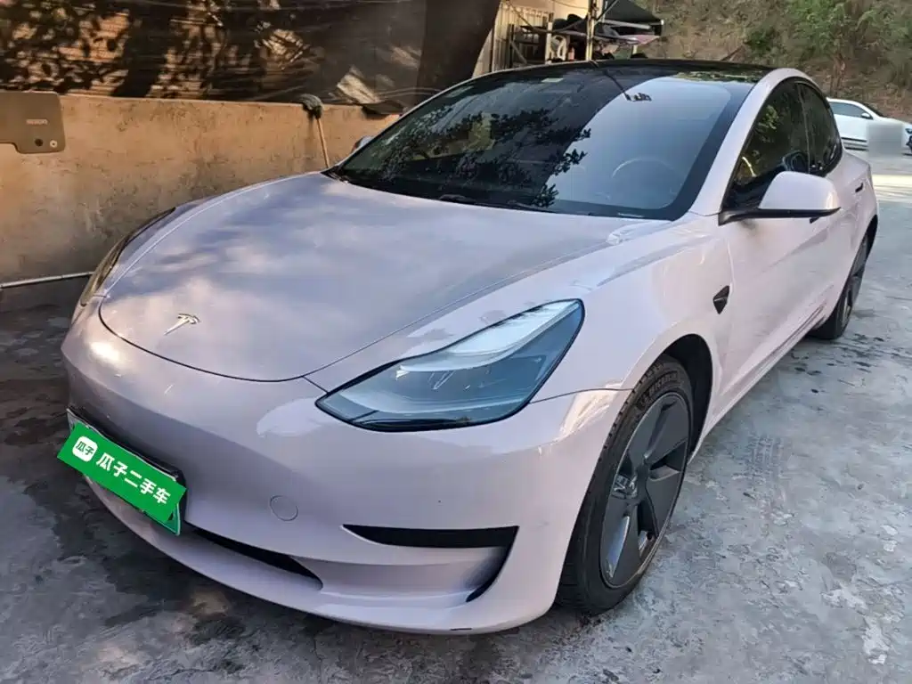 Tesla Model 3 — миниатюра 2