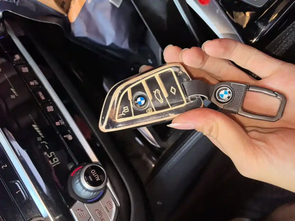BMW 5 Series — миниатюра 9