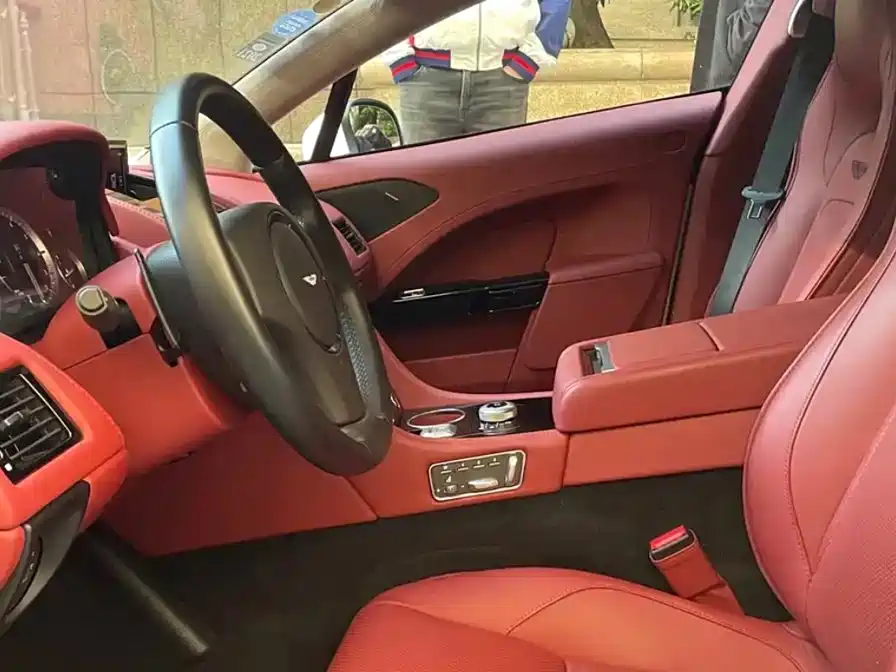 Aston Martin Rapide — миниатюра 5