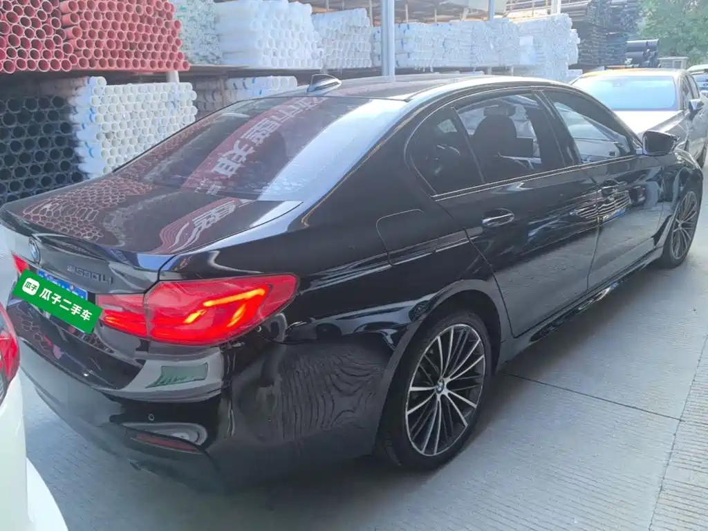 BMW 5 Series — миниатюра 7