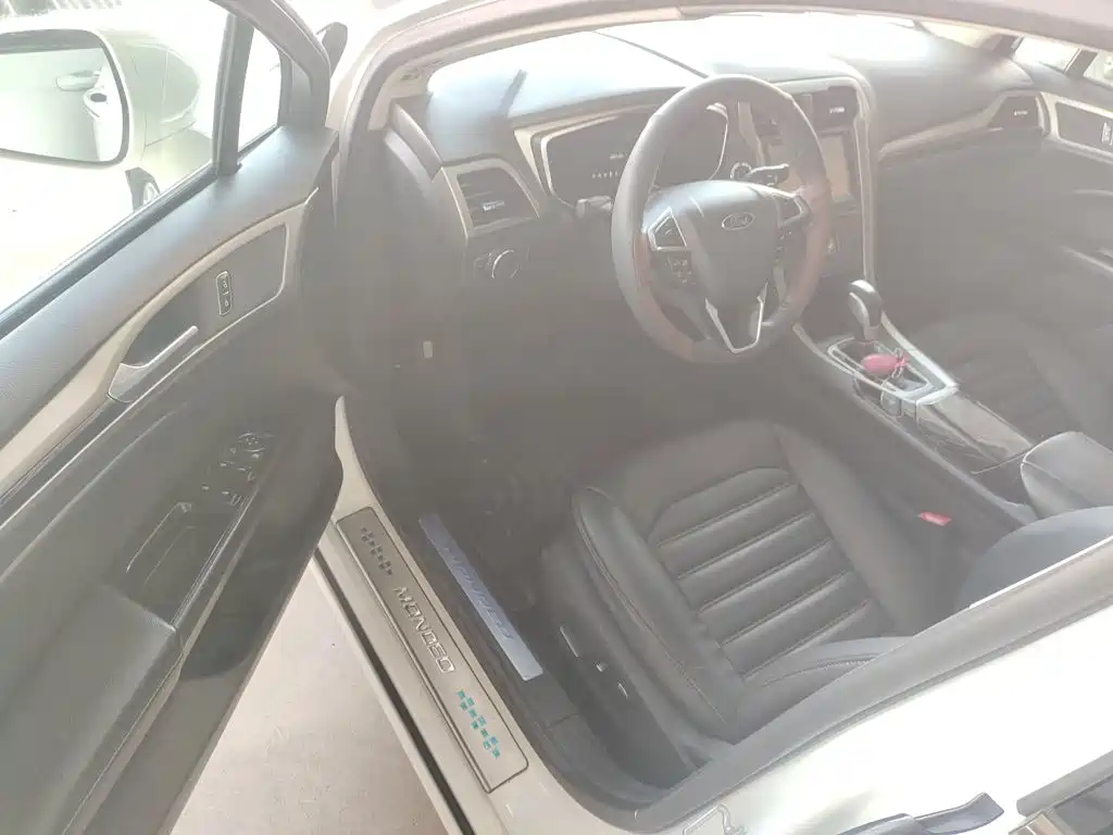 Ford Mondeo — миниатюра 16