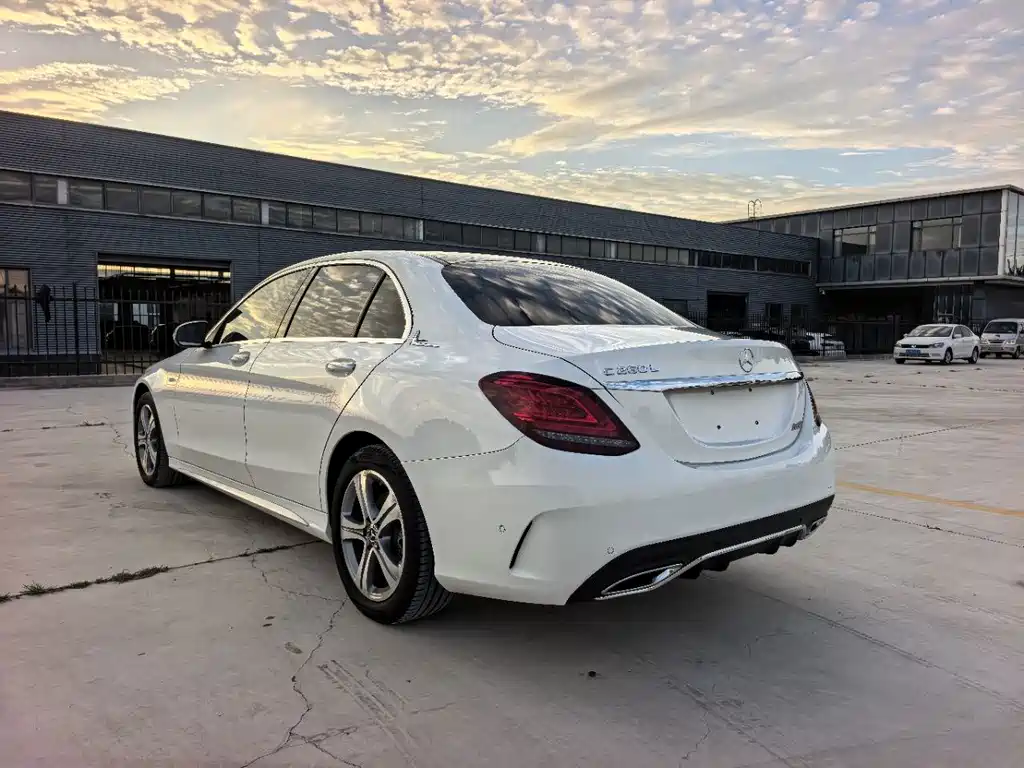 Mercedes-Benz C-Class — миниатюра 5