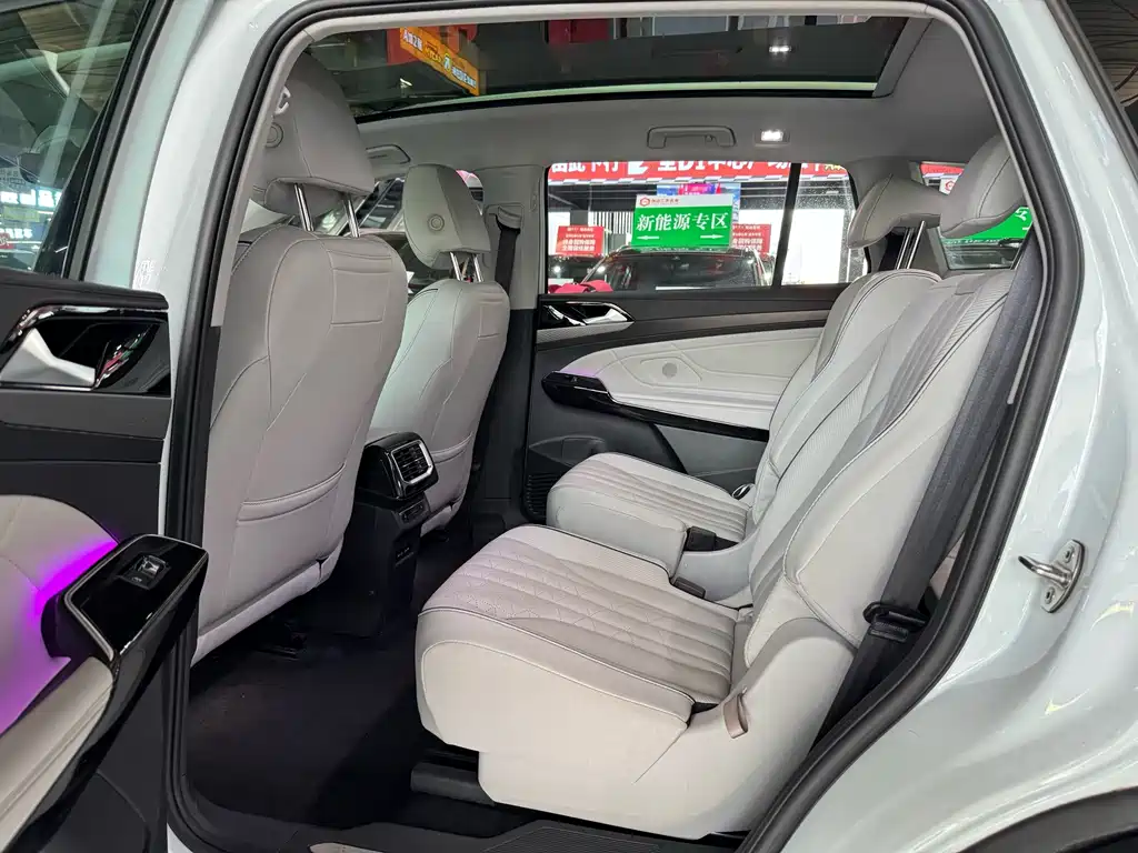 Volkswagen ID.6 X — миниатюра 13