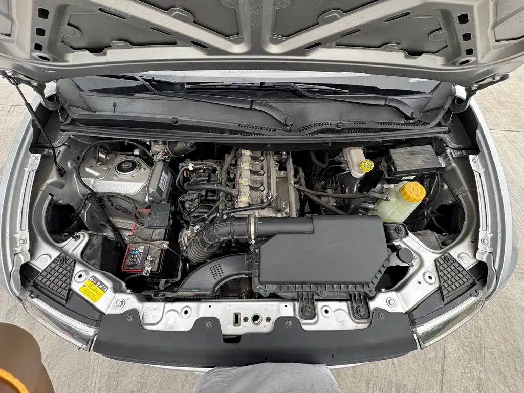 Wuling Hongguang V — миниатюра 12