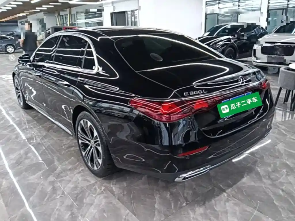 Mercedes-Benz E-Class — миниатюра 5