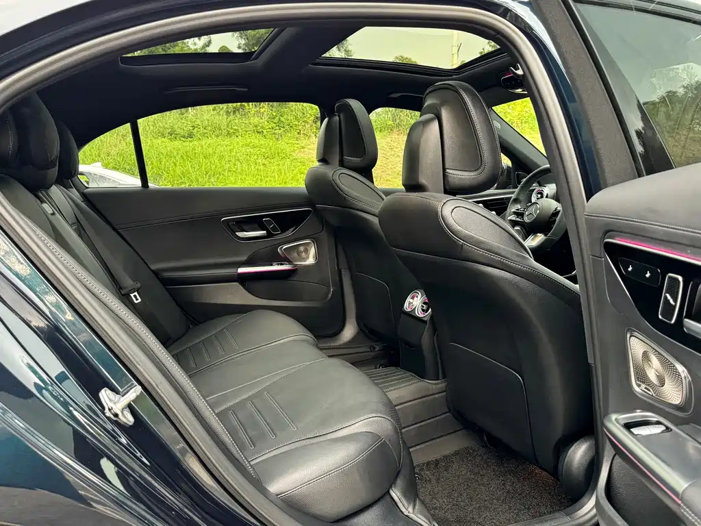 Mercedes-Benz C-Class — миниатюра 10