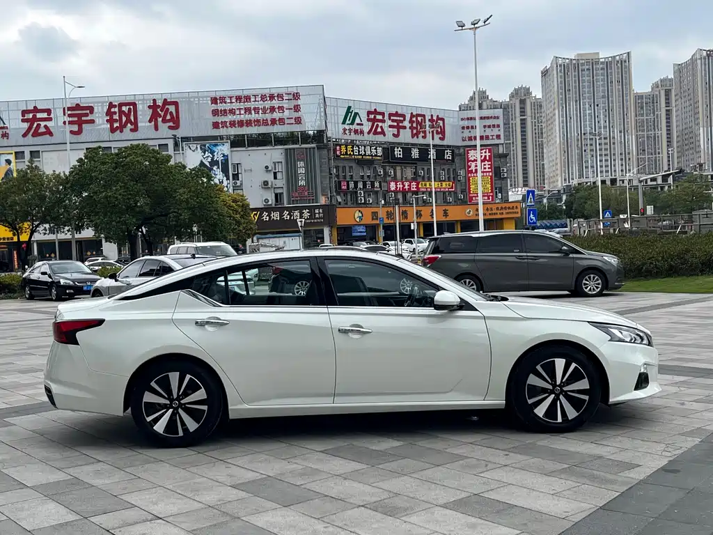NISSAN TEANA