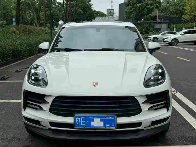 2016 Porsche Macan