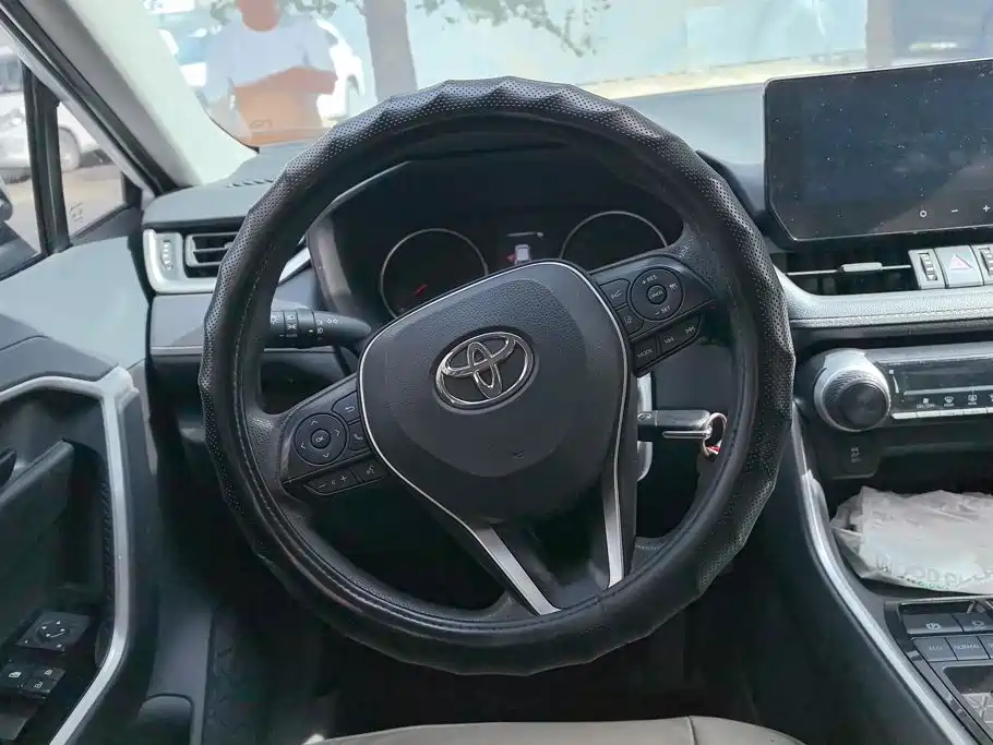 Toyota RAV4 — миниатюра 15