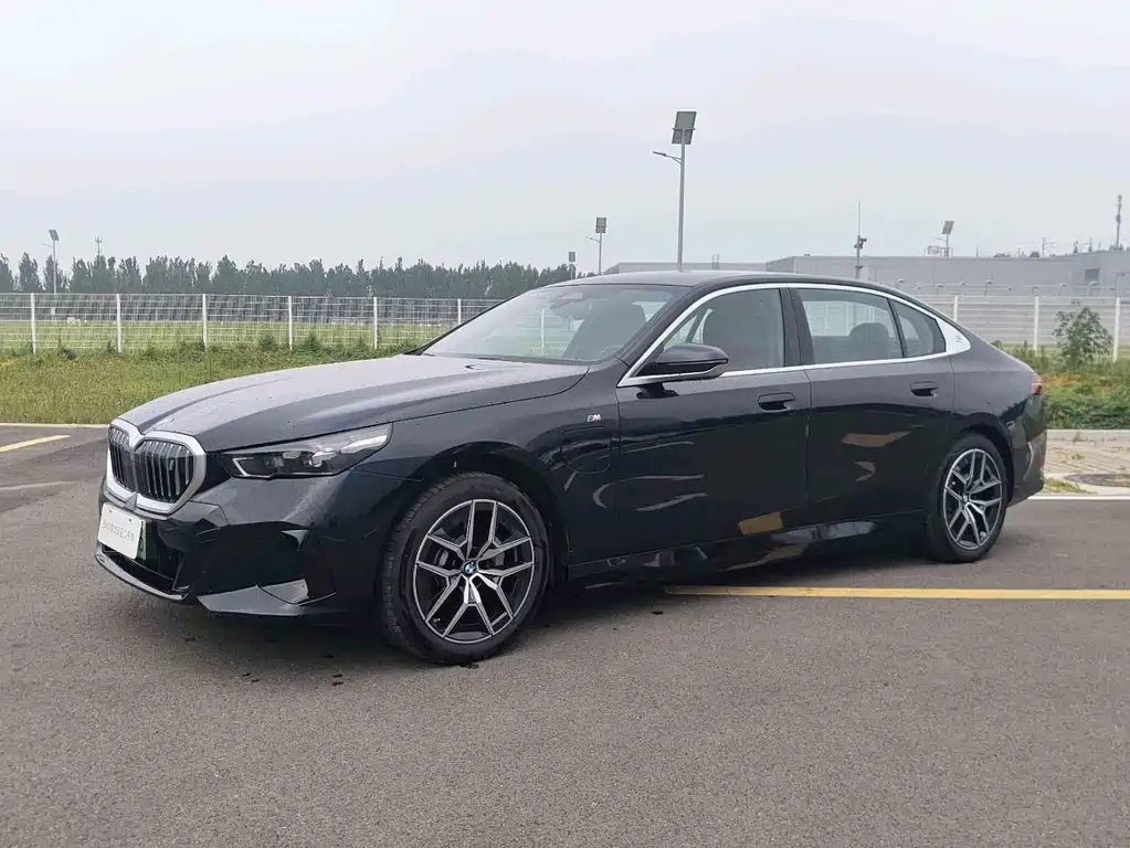 BMW i5