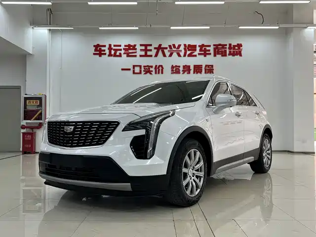 CADILLAC XT4
