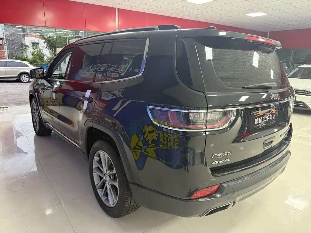 Jeep Grand Commander — миниатюра 8