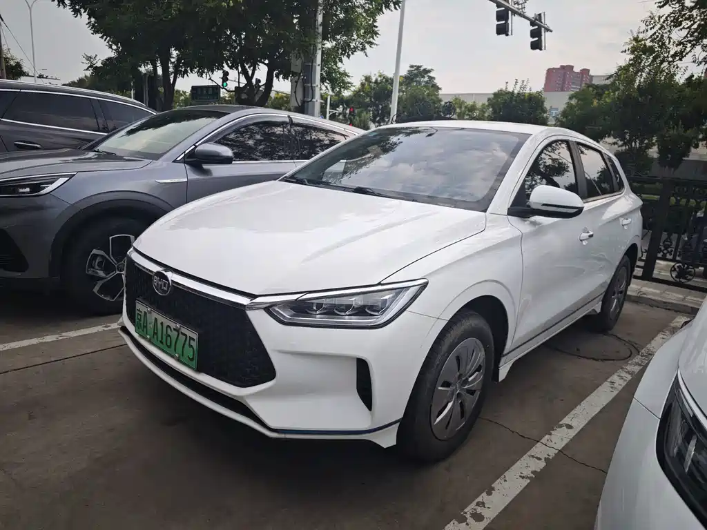 BYD e2