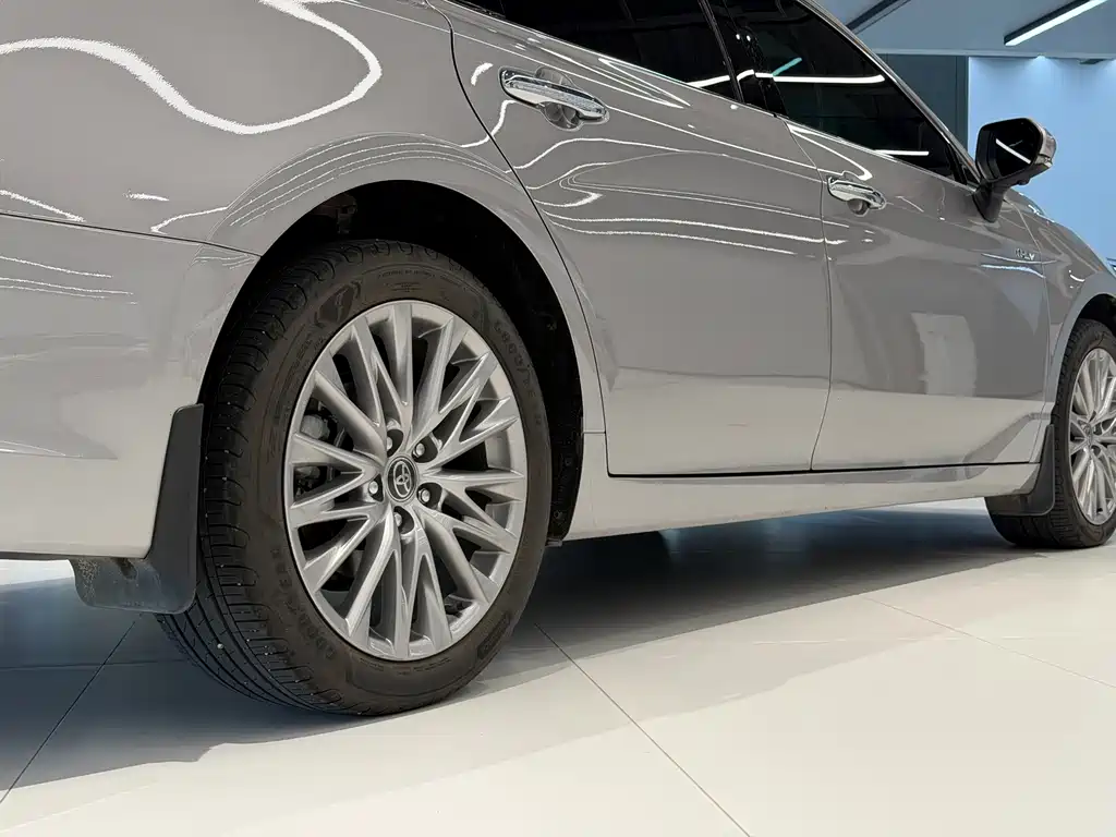 Toyota Avalon — миниатюра 8