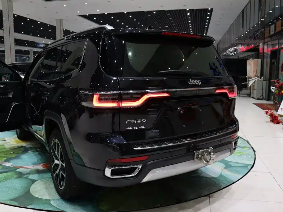 Jeep Grand Commander — миниатюра 23