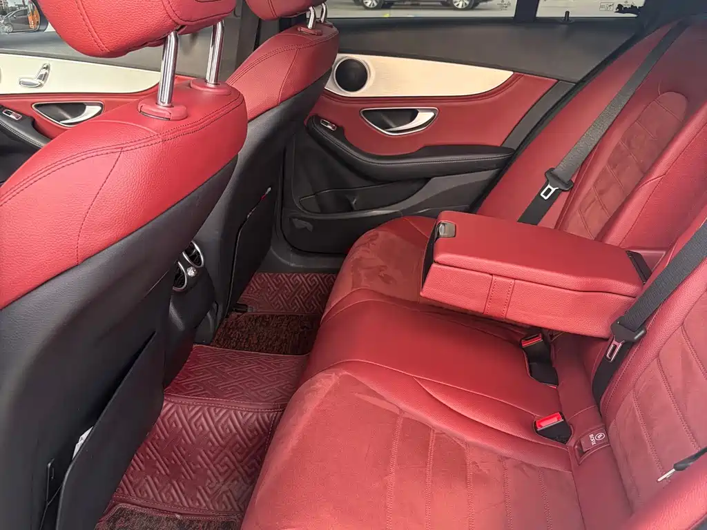 Mercedes-Benz C-Class — миниатюра 6