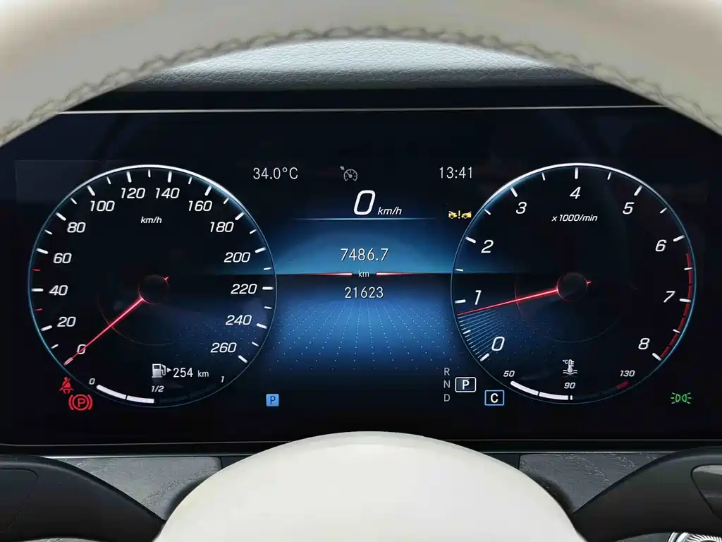 Mercedes-Benz E-Class (Import) — миниатюра 7
