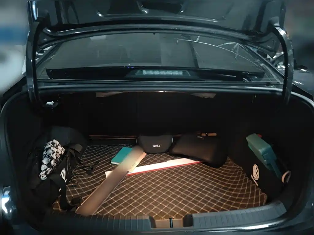 Volkswagen Sagitar — миниатюра 15