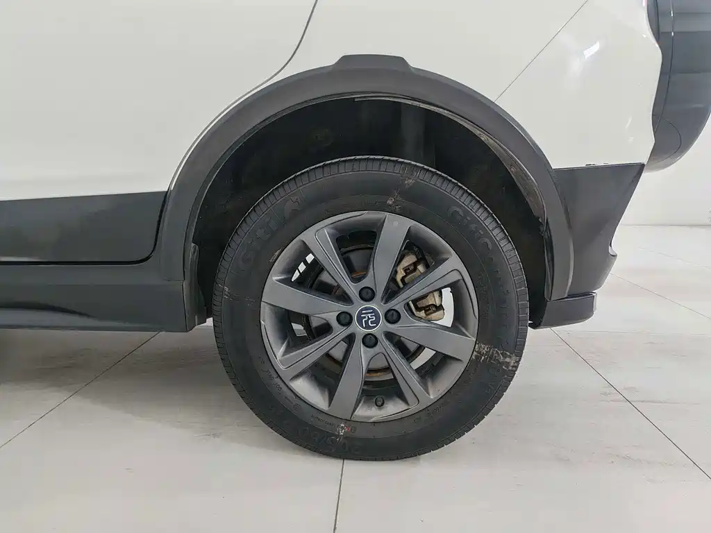 BYD Yuan EV — миниатюра 17