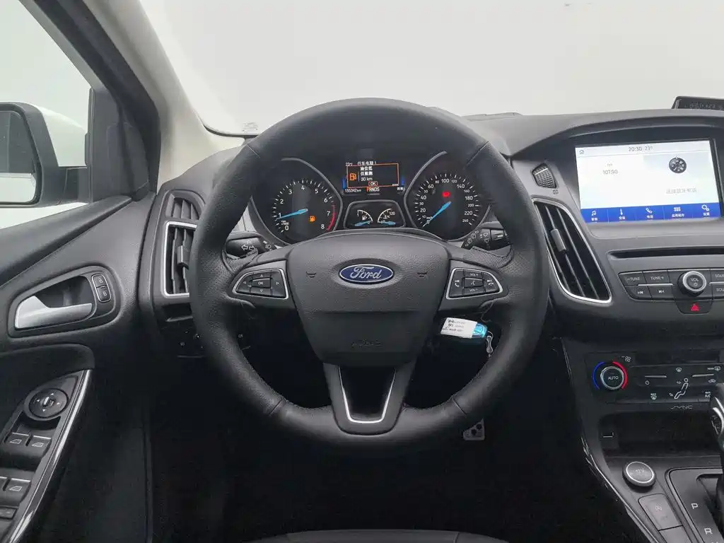 Ford Focus — миниатюра 11