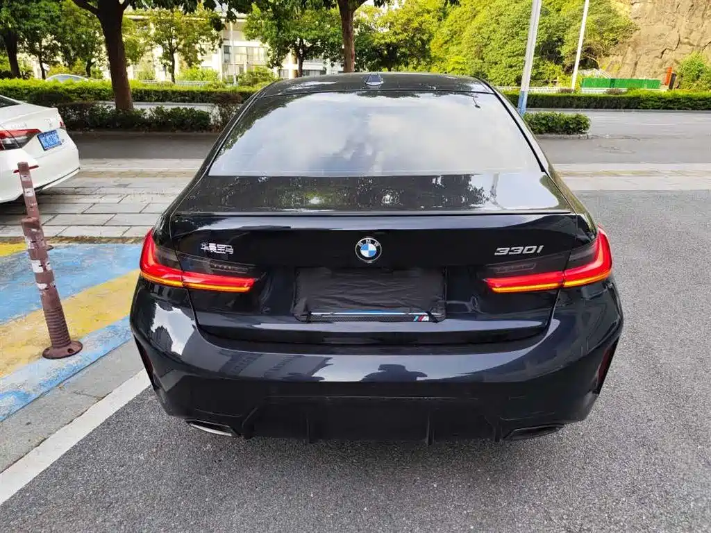 BMW 3 Series 330i M Sport Night Package, фото 4