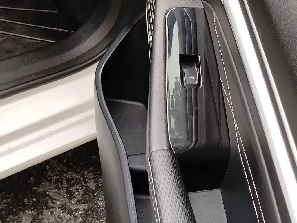 Geely Emgrand — миниатюра 18