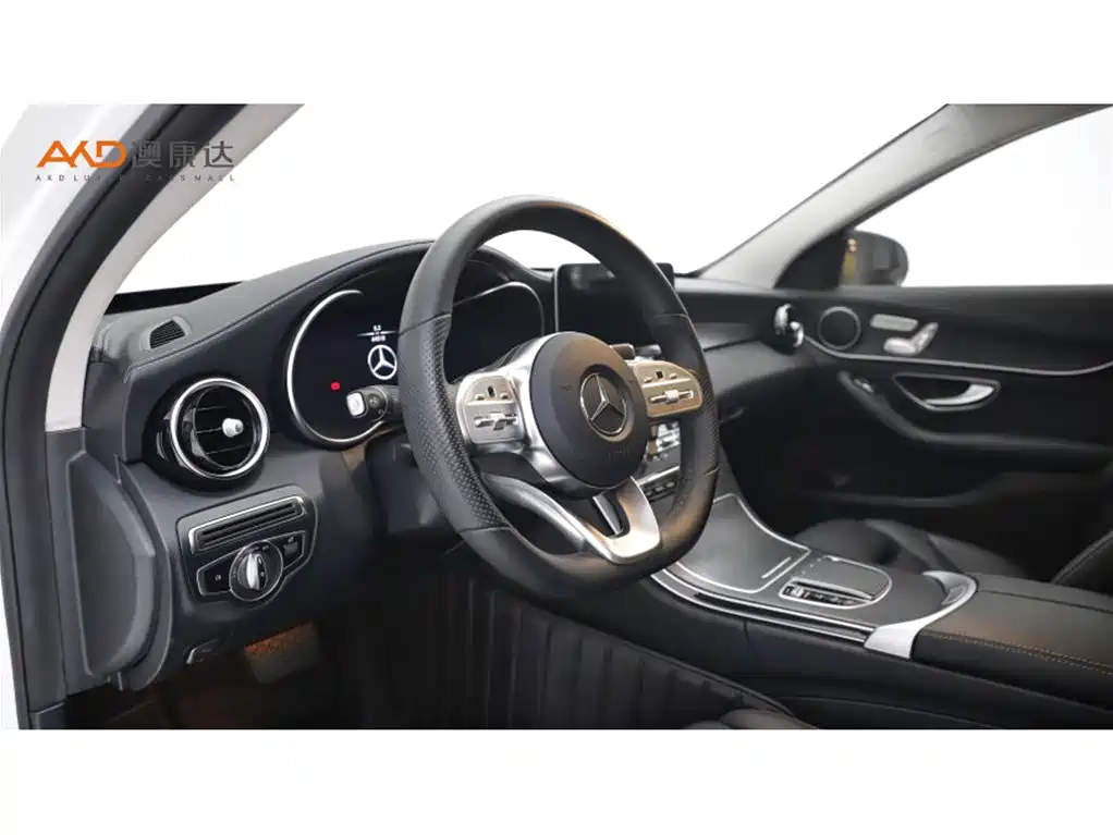 Mercedes-Benz C-Class — миниатюра 6