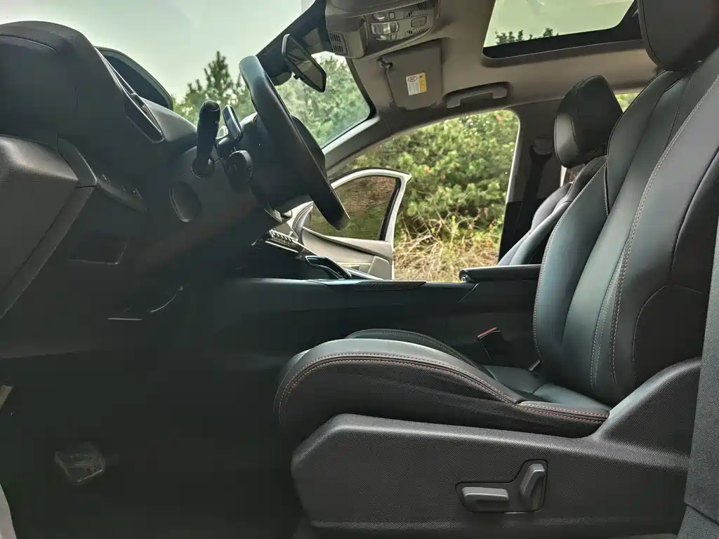 Peugeot 4008 — миниатюра 4