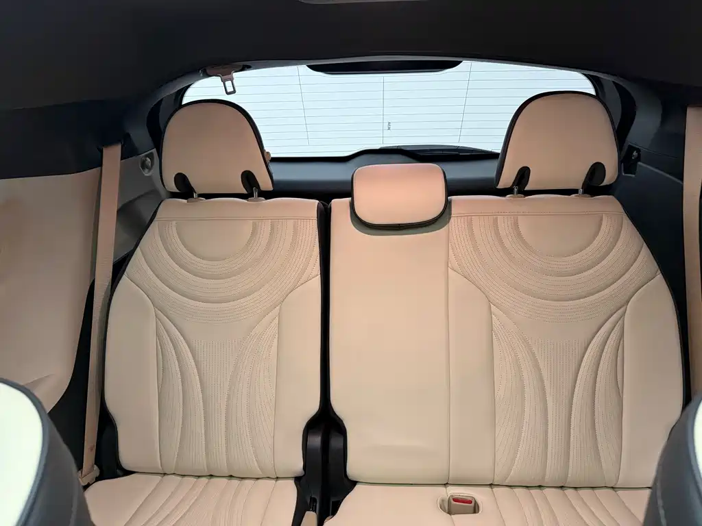Toyota Granvia — миниатюра 20