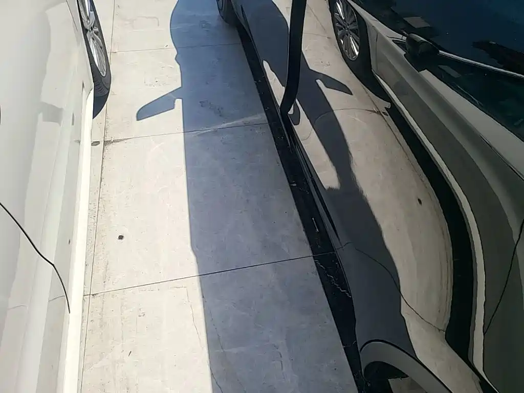 Tesla Model Y — миниатюра 22