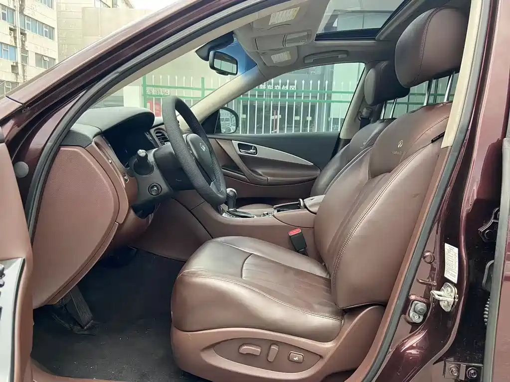 Infiniti QX50 (Import) — миниатюра 8