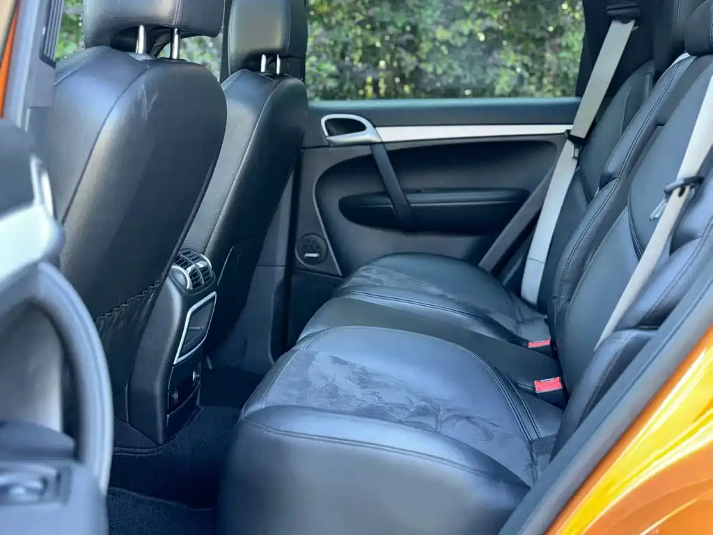Porsche Cayenne — миниатюра 6