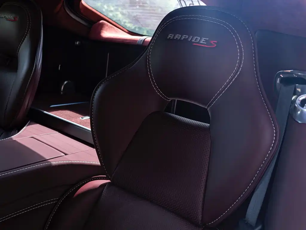 Aston Martin Rapide — миниатюра 18