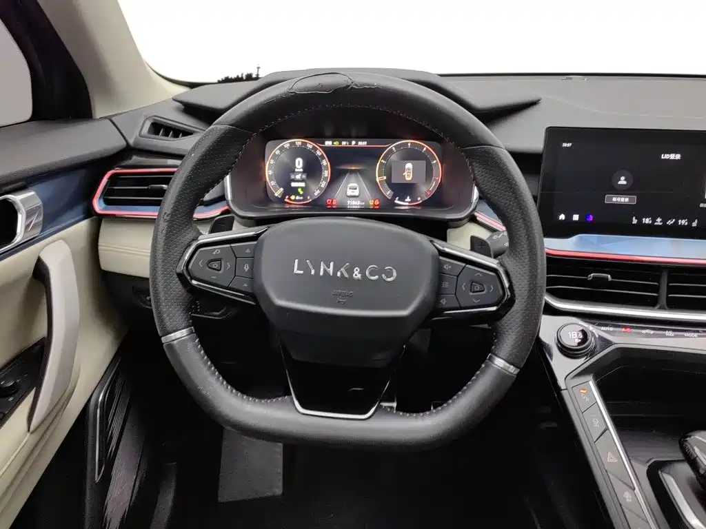 Lynk & Co 06 — миниатюра 11