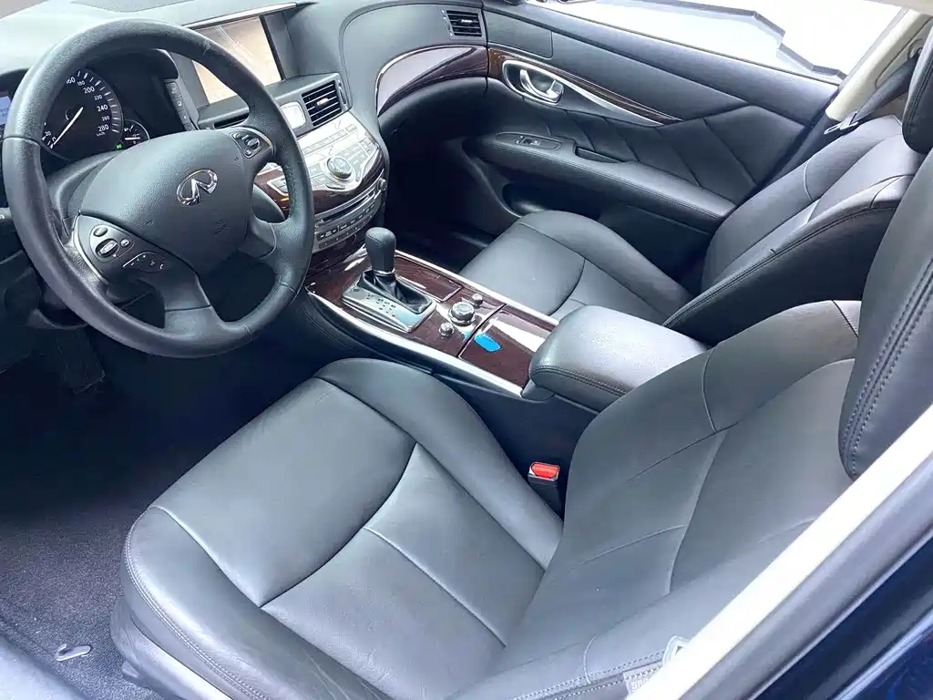 Infiniti Q70 2017 Q70L 2.5L Enjoy
