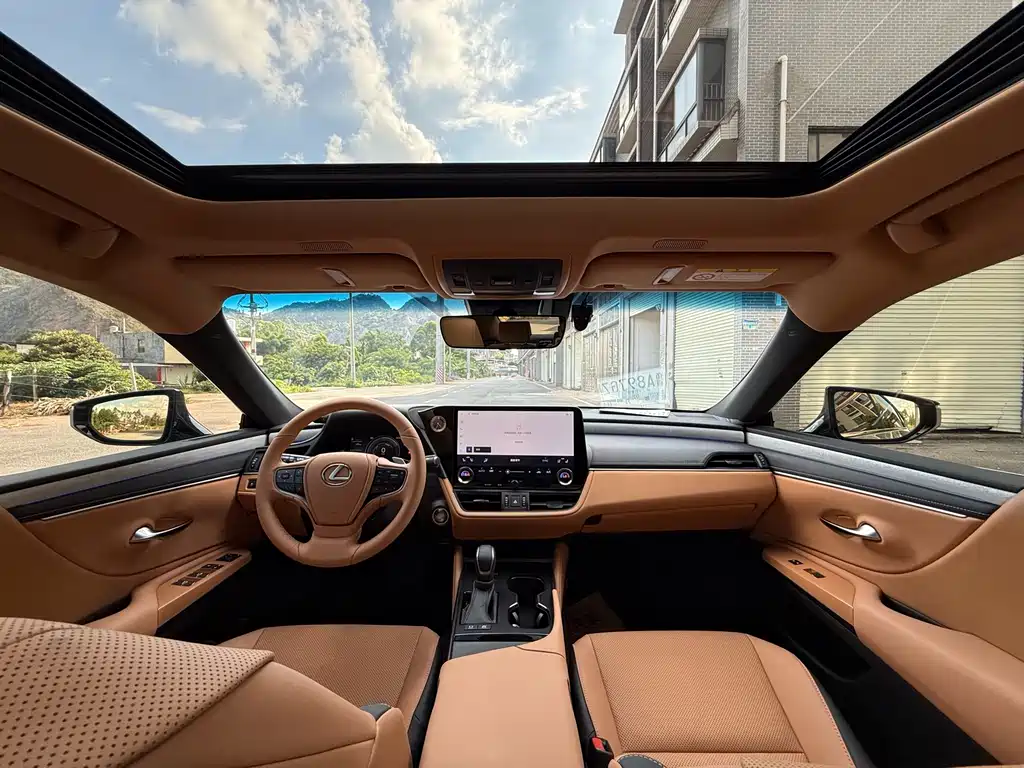 Lexus ES 2025 300h Premium