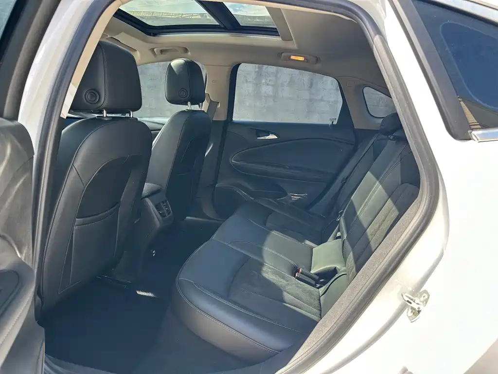 Buick Verano — миниатюра 10