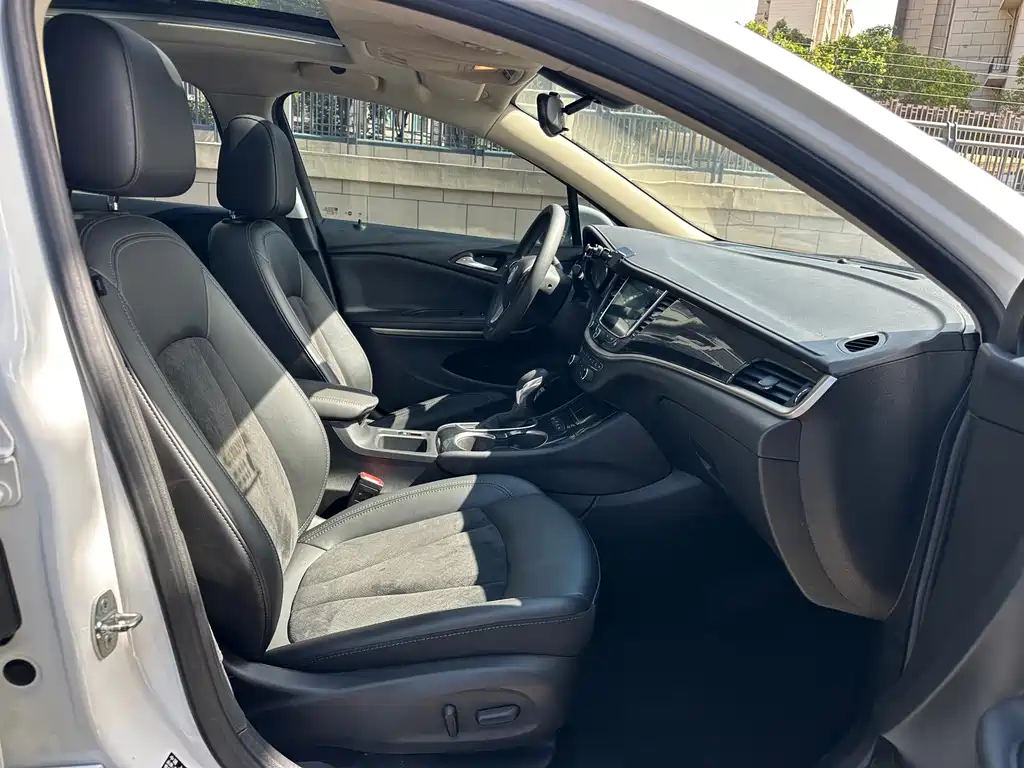 Buick Verano — миниатюра 12