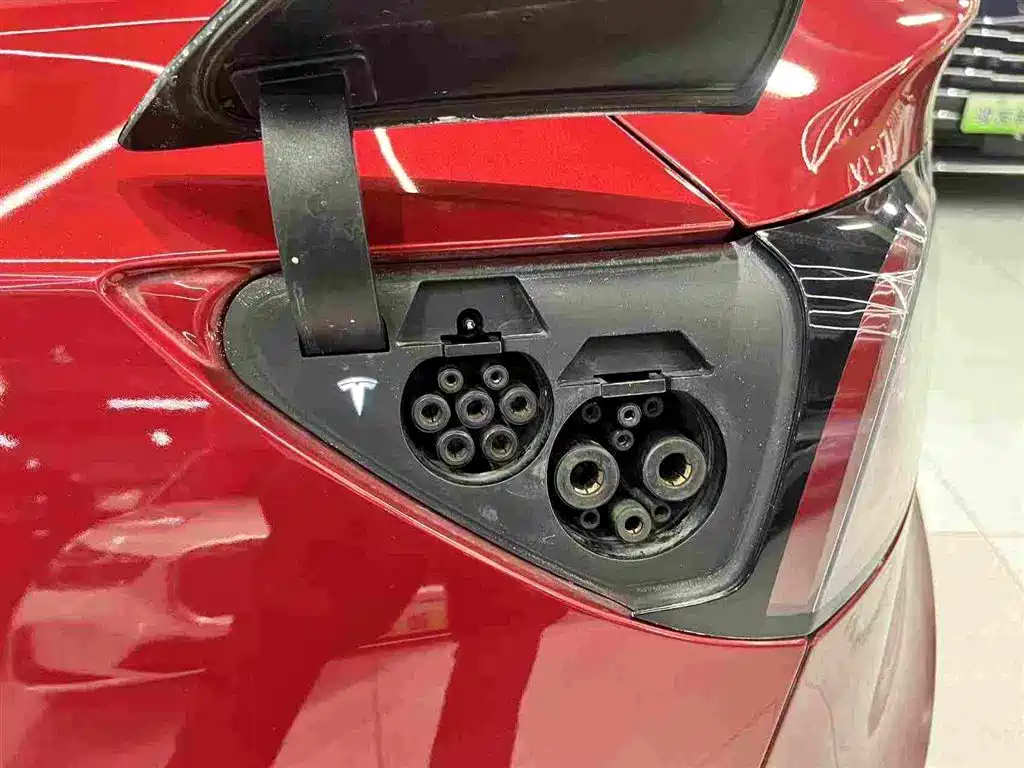 Tesla Model 3 — миниатюра 31