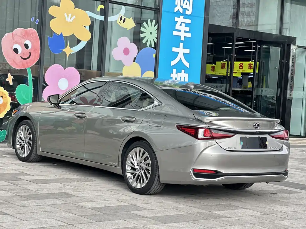 LEXUS ES