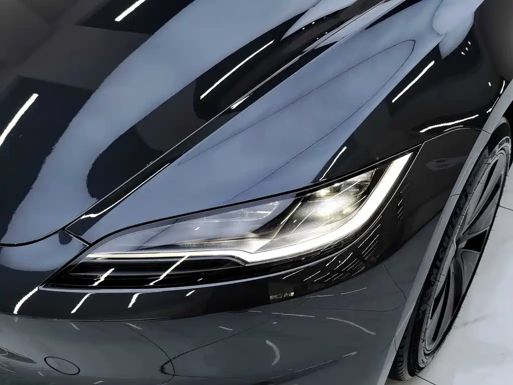 Tesla Model 3 — миниатюра 24