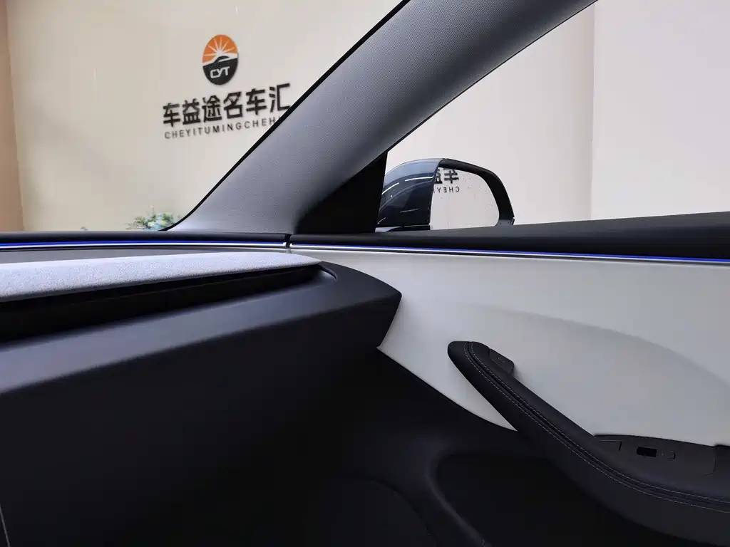 Tesla Model 3 — миниатюра 22