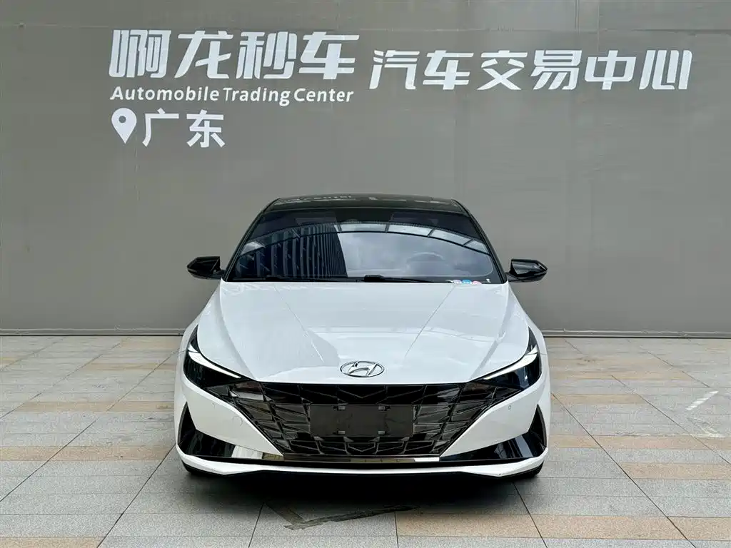 Hyundai Elantra 2021 240TGDi DCT LUX Luxury