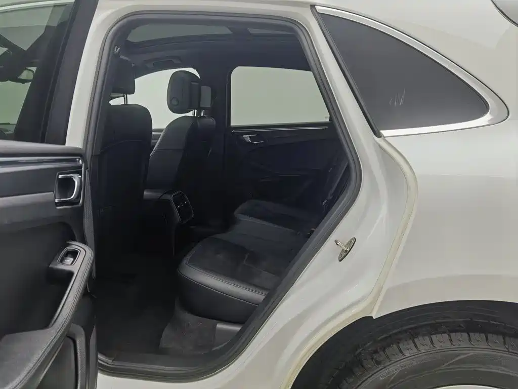Porsche Macan — миниатюра 15