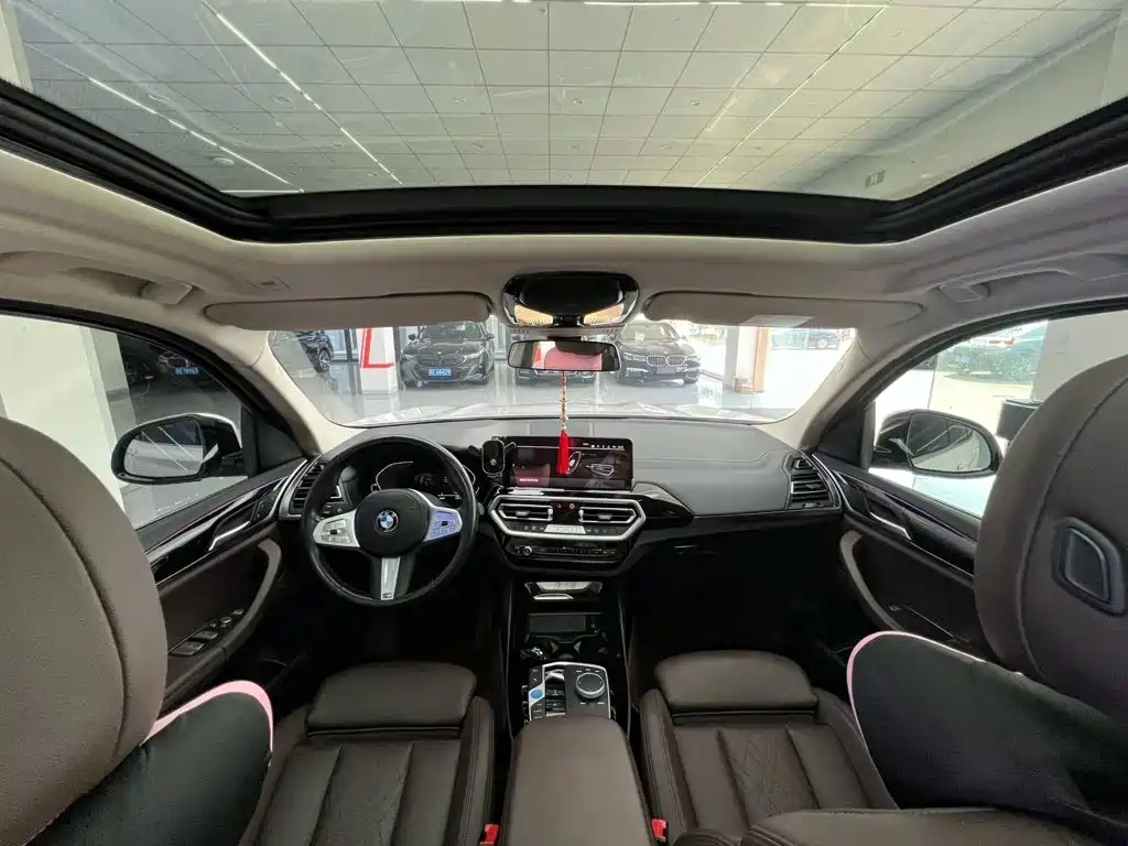 BMW iX3 — миниатюра 7